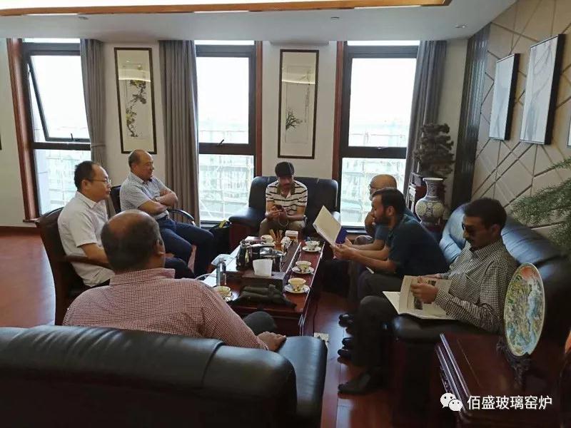 國外客戶來訪午夜两性视频洽談合作